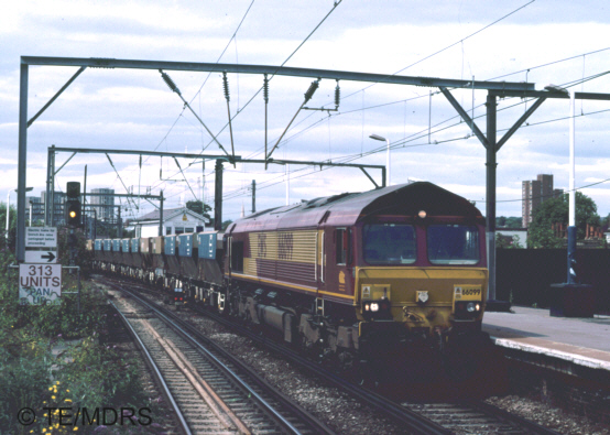 66099 passing Camden Road station