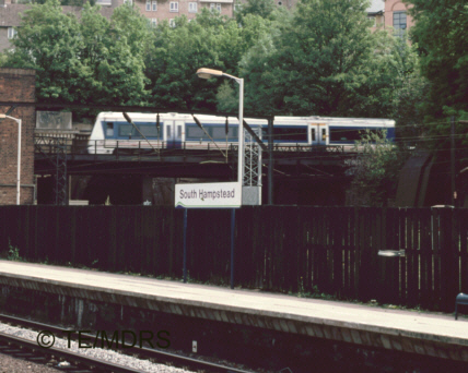 Chiltern train seen from South Hampstead station