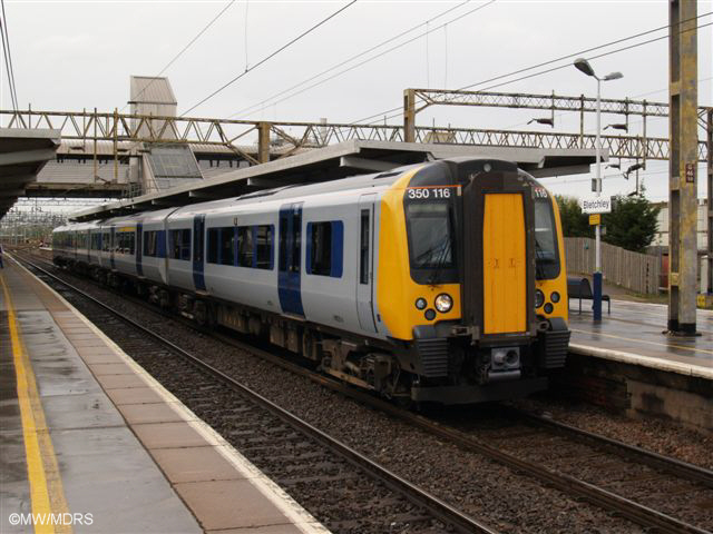 Class 350 passing Bletchley station