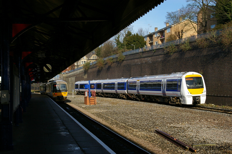 Class 165 and 168 Chiltern units at High Wycombe station, 25 February 2008 (Tim Edmonds)