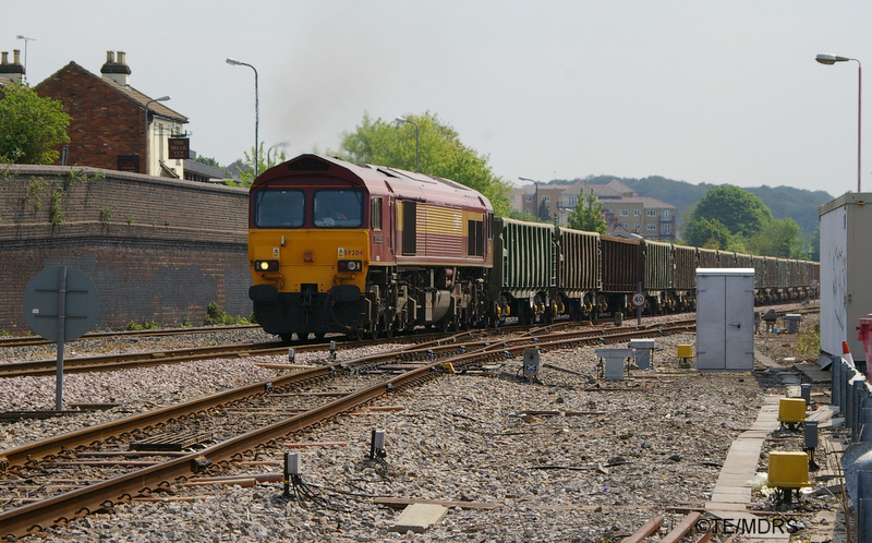 59204 approaching High Wycombe