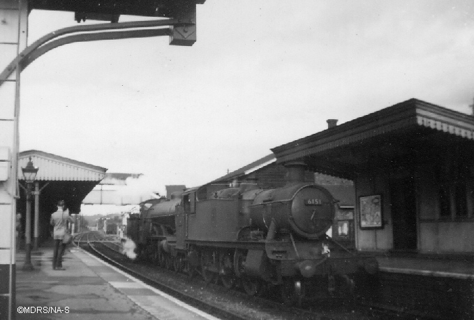 32425 and 6151 at Bourne End