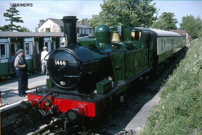 1466 at Chinnor (Mike Walker)