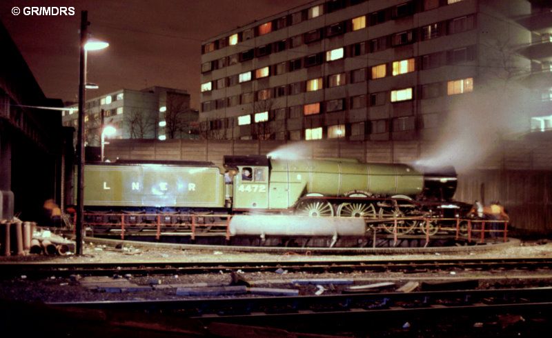 4472 on  Marylebone Turntable (Gordon Rippington)