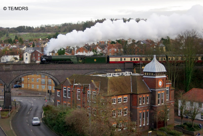 60163 crossing Hughenden Road Viaduct (Tim Edmonds)