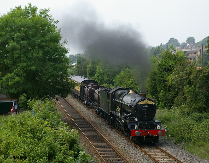 6024 leaving High Wycombe (Tim Edmonds)